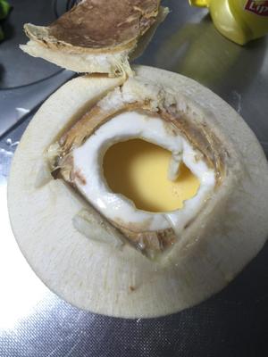 原只椰子炖蛋的做法 步骤4