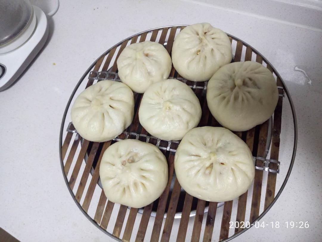 胡萝卜粉条虾皮包子