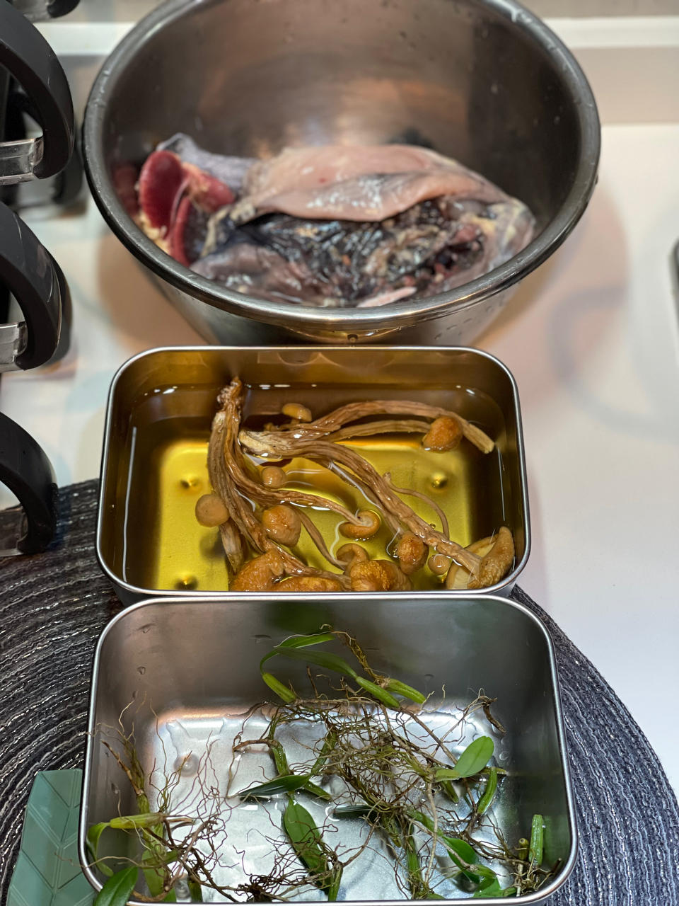 益母草乌鸡汤&蒸剁椒蒜蓉茄子【2月北鼎蒸炖锅食谱】