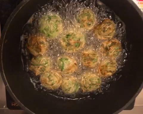 萝卜丸子油炸炸