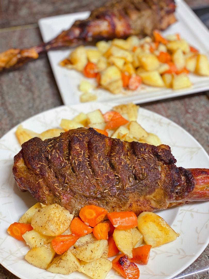 孜然蒜香烤羊腿