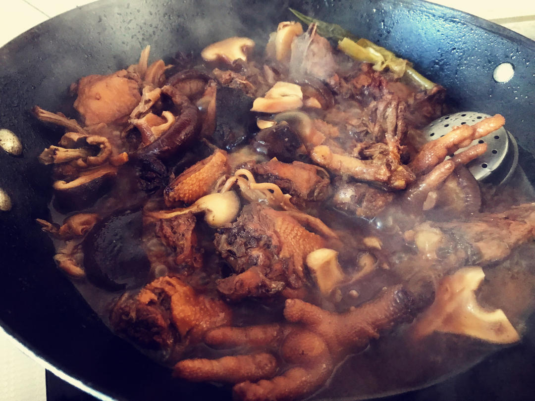 小鸡炖蘑菇(注意一步操作就香气沁人)