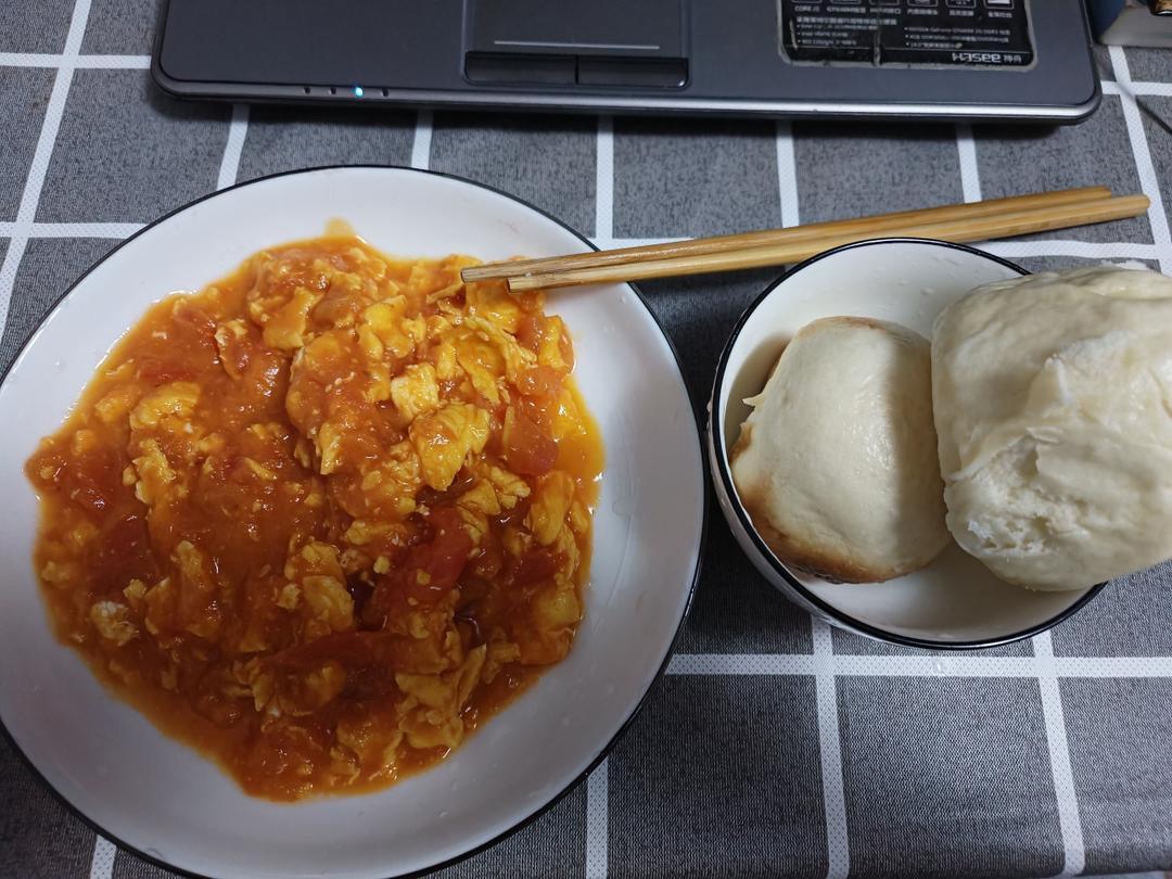 西红柿炒鸡蛋时，多加这一步，鸡蛋香嫩又入味