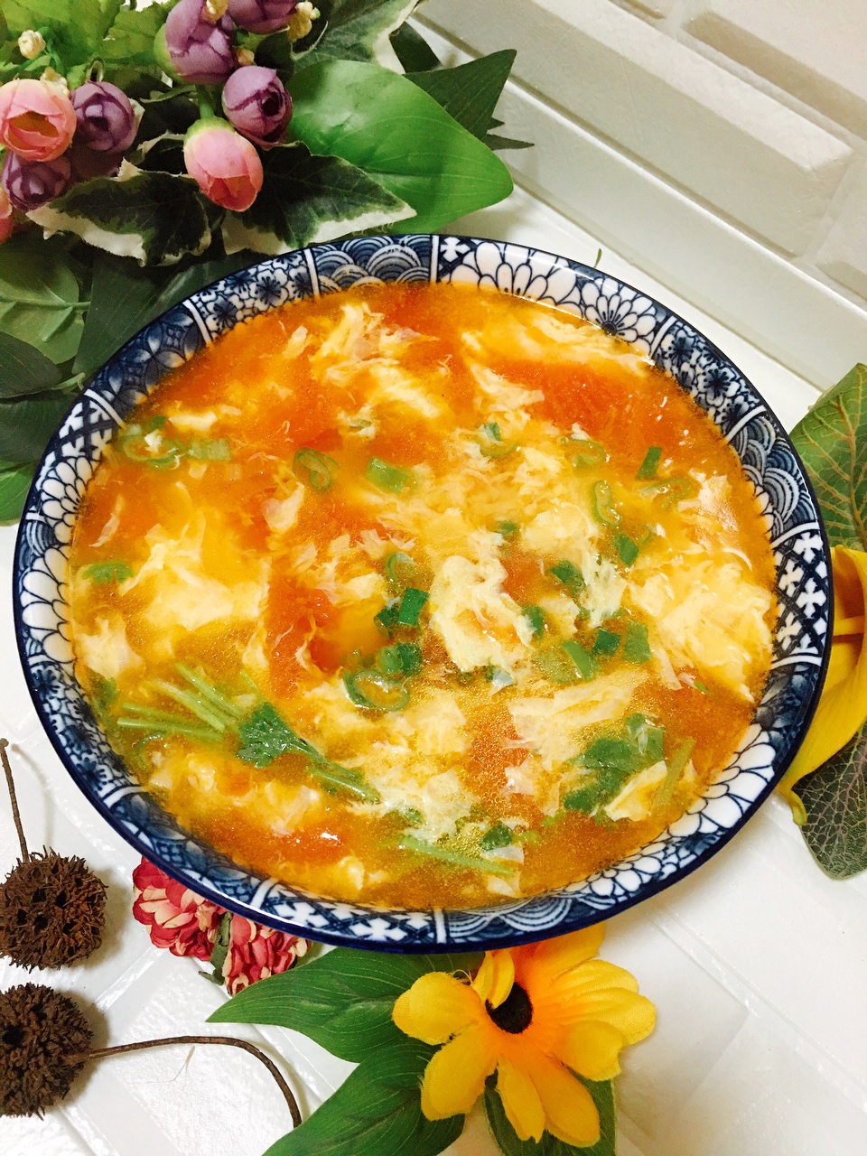 你真的会做「西红柿鸡蛋汤」吗？教你一招，蛋花漂亮超好喝！的做法