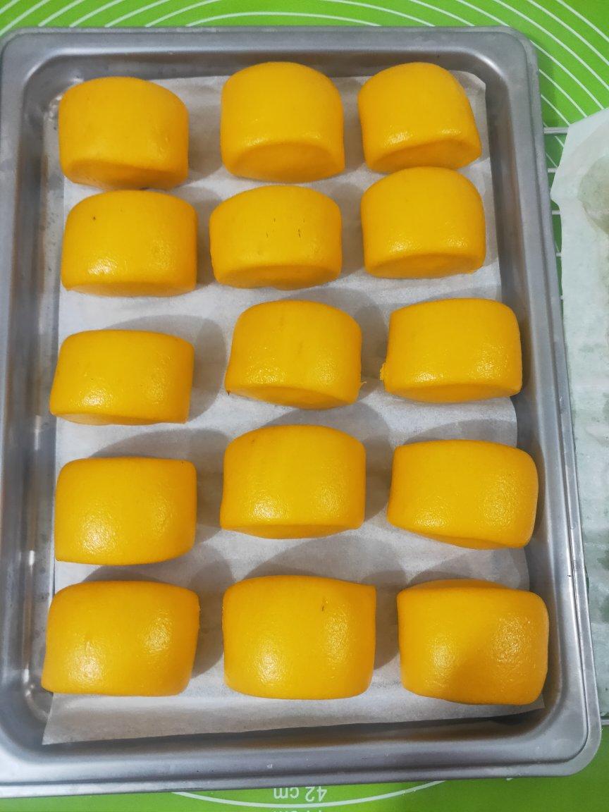 新手也可以--详解如何做出人见人爱、金黄的南瓜馒头