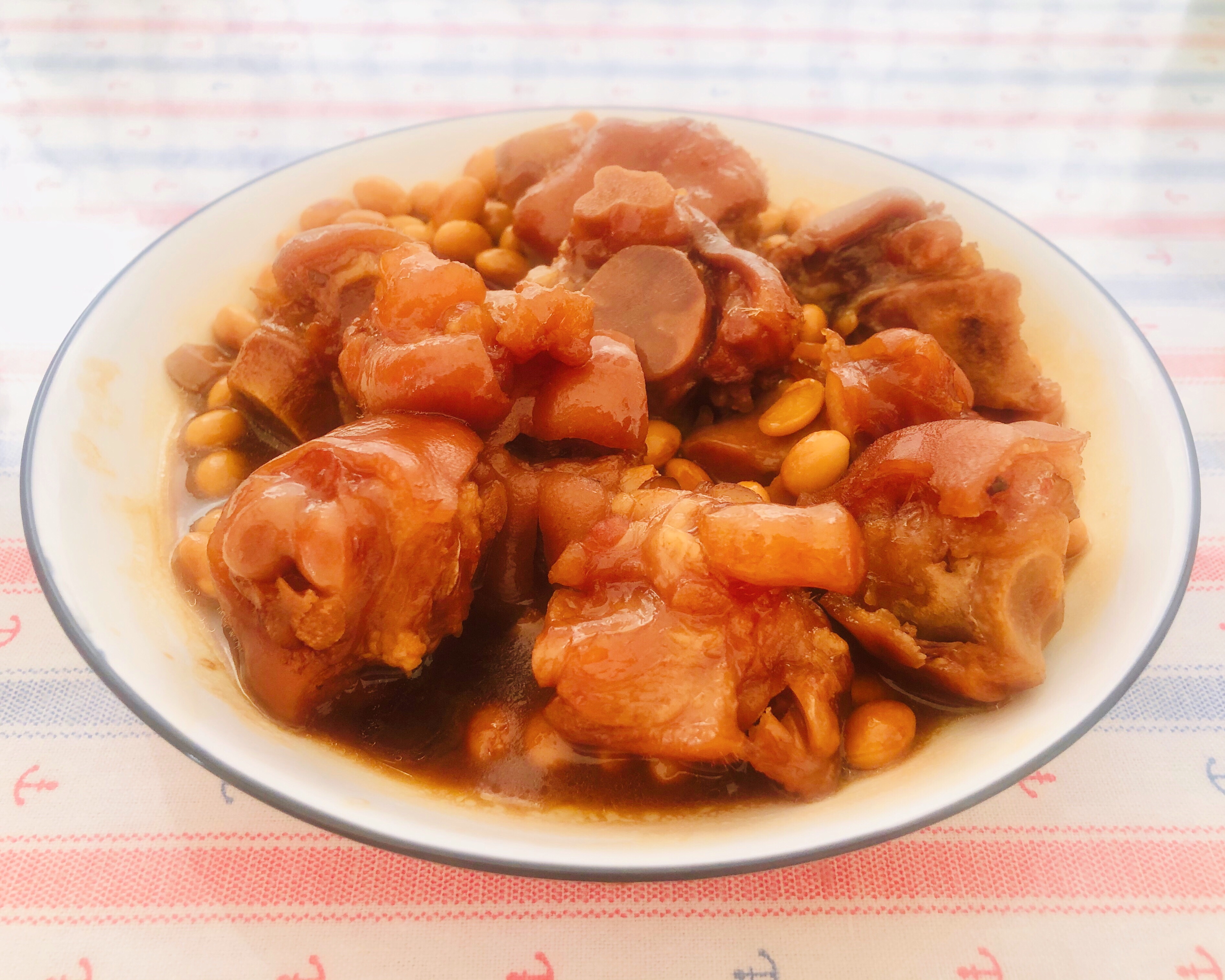 电饭煲黄豆炖猪蹄的做法
