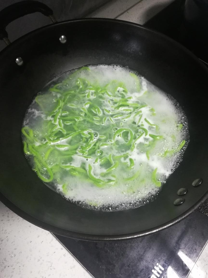 自制营养手工【菠菜面条】