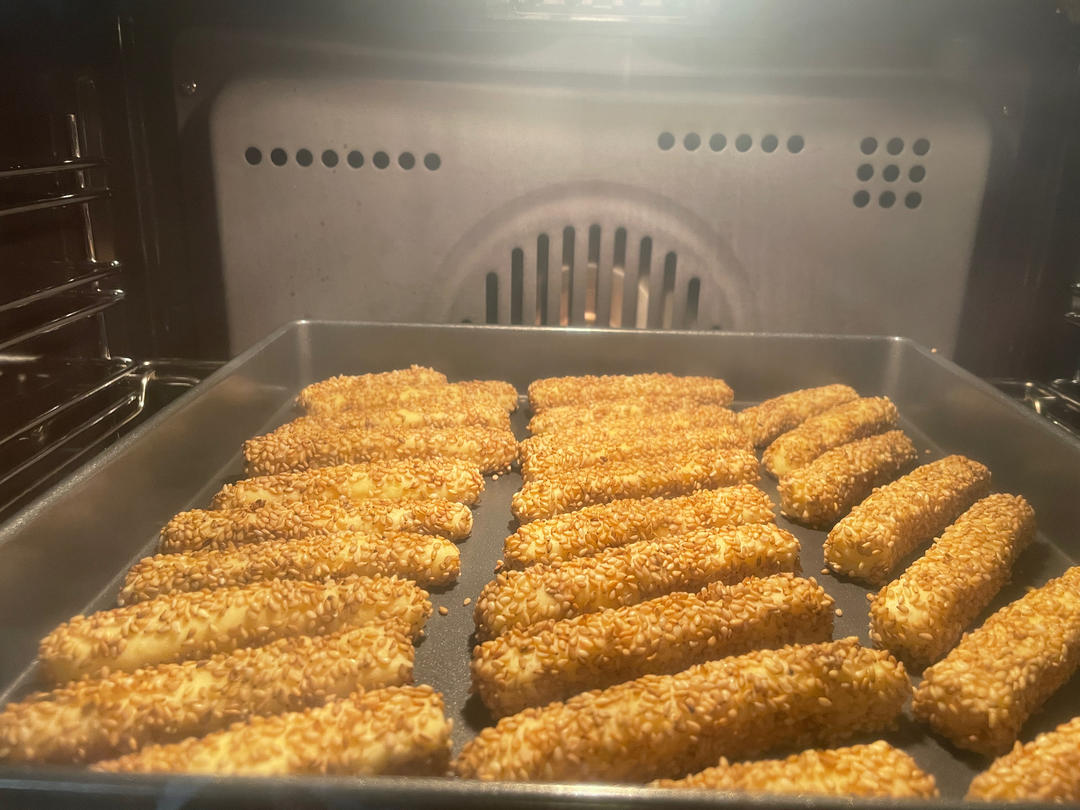 不用油炸   香酥芝麻条   这么做太香了  小点心  追剧小零食