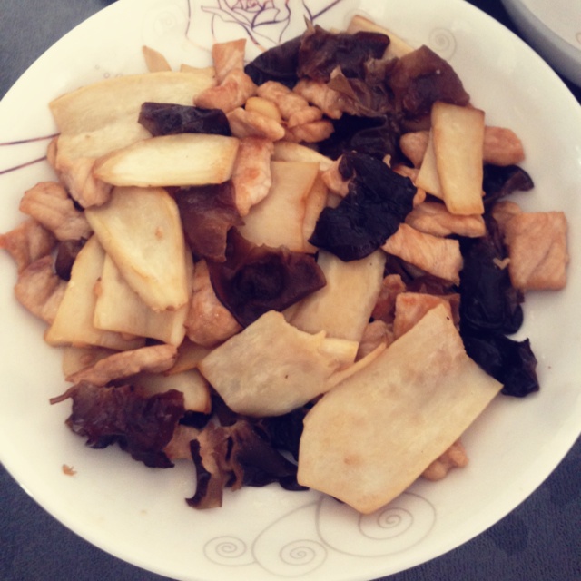 五花肉爆炒杏鲍菇
