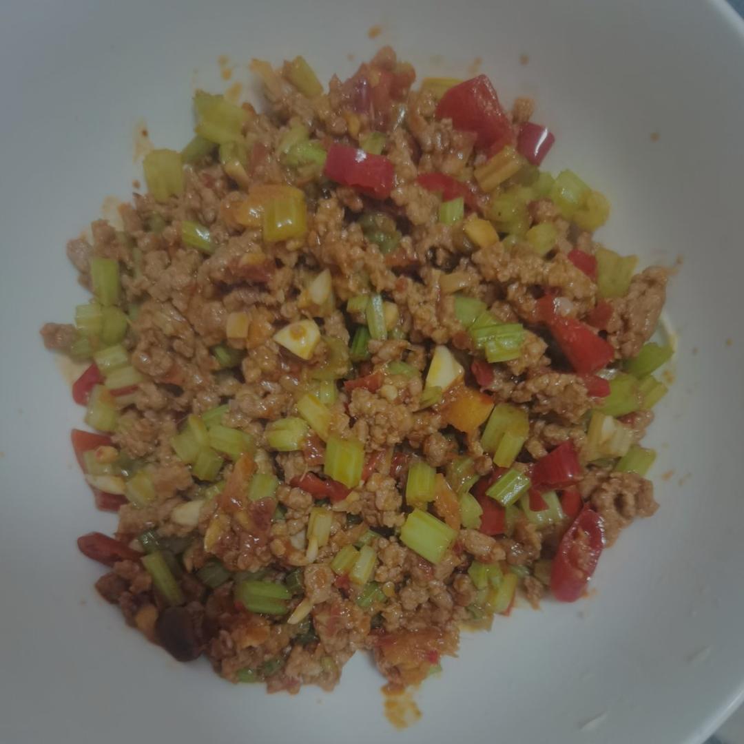 厨师长教你：“芹菜炒肉末”的家常做法，味道很赞，非常下饭