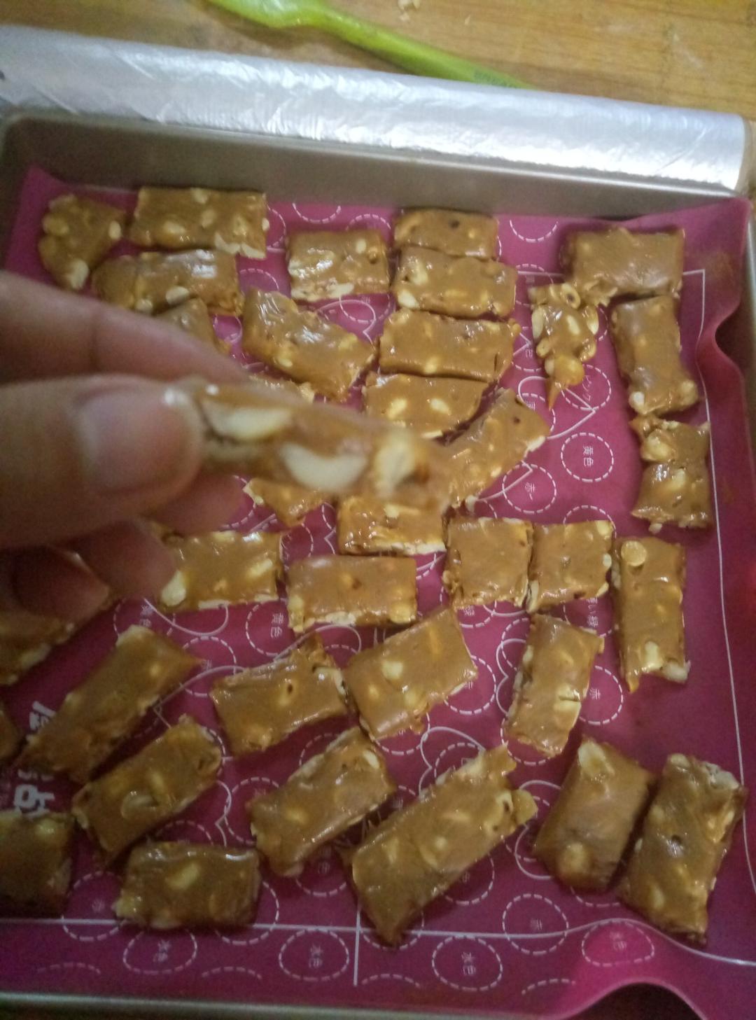 比牛轧糖还要好吃的花生太妃糖（消耗淡奶油）