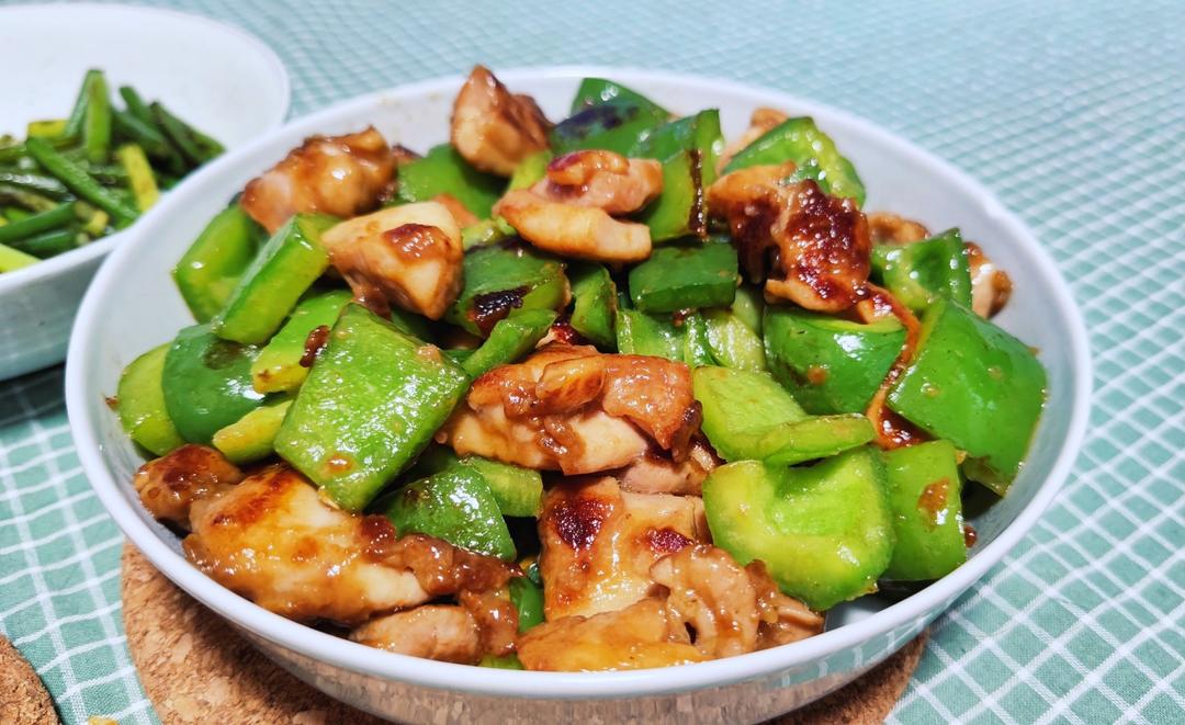 青椒炒鸡腿肉（大厨级别）