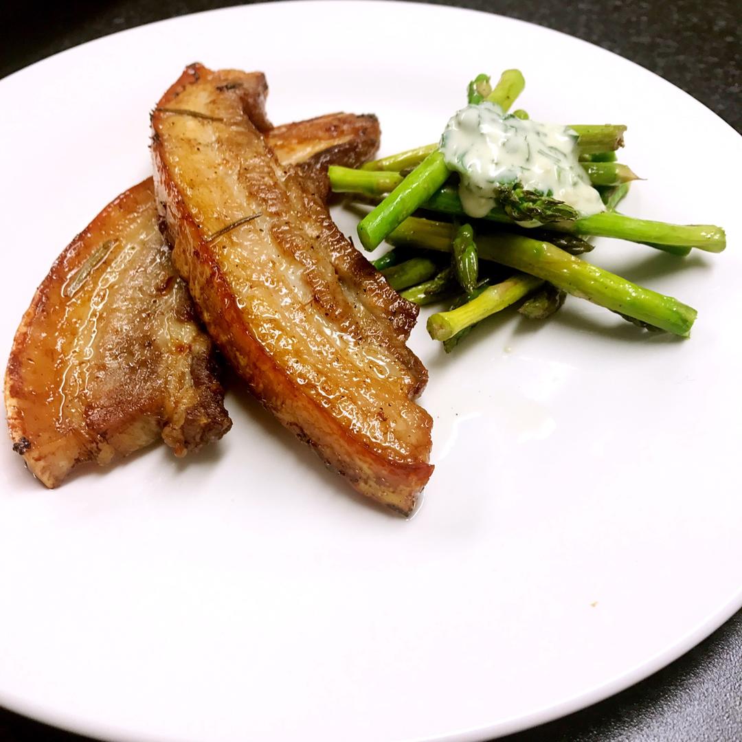 烤猪肉配欧芹酱【曼达小馆】