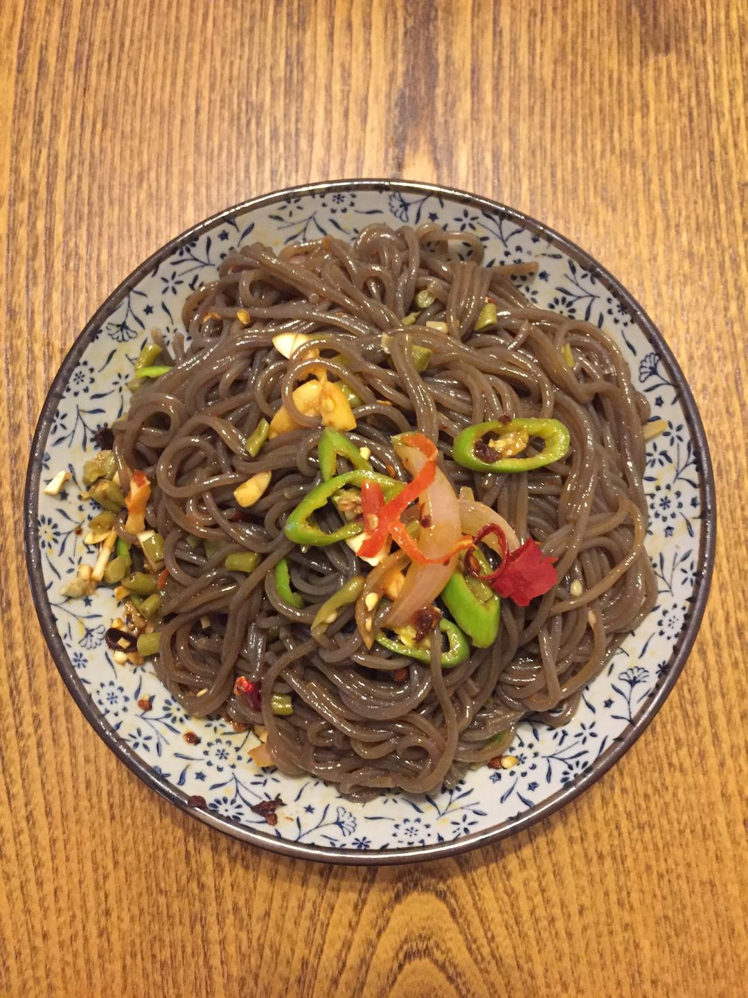 凉拌蕨根粉