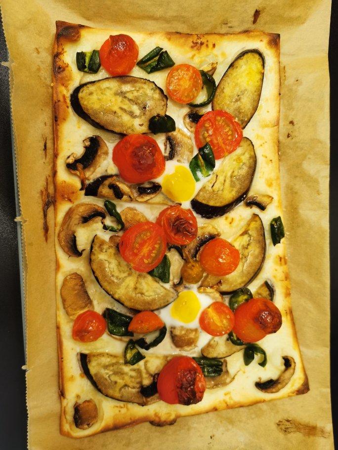 番茄青醬火焰薄餅（flammkuchen）