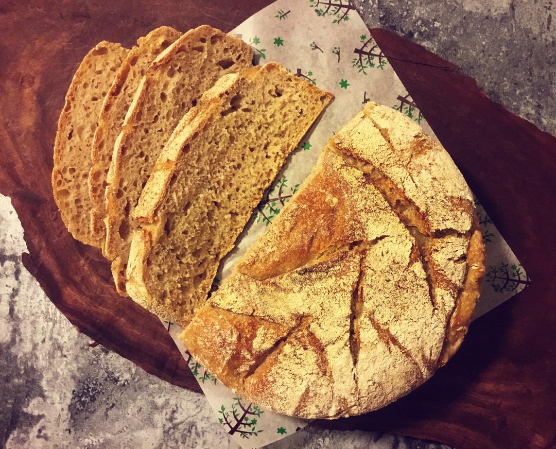 天然酵种面包（蛋糕或吐司模具代替铸铁锅）