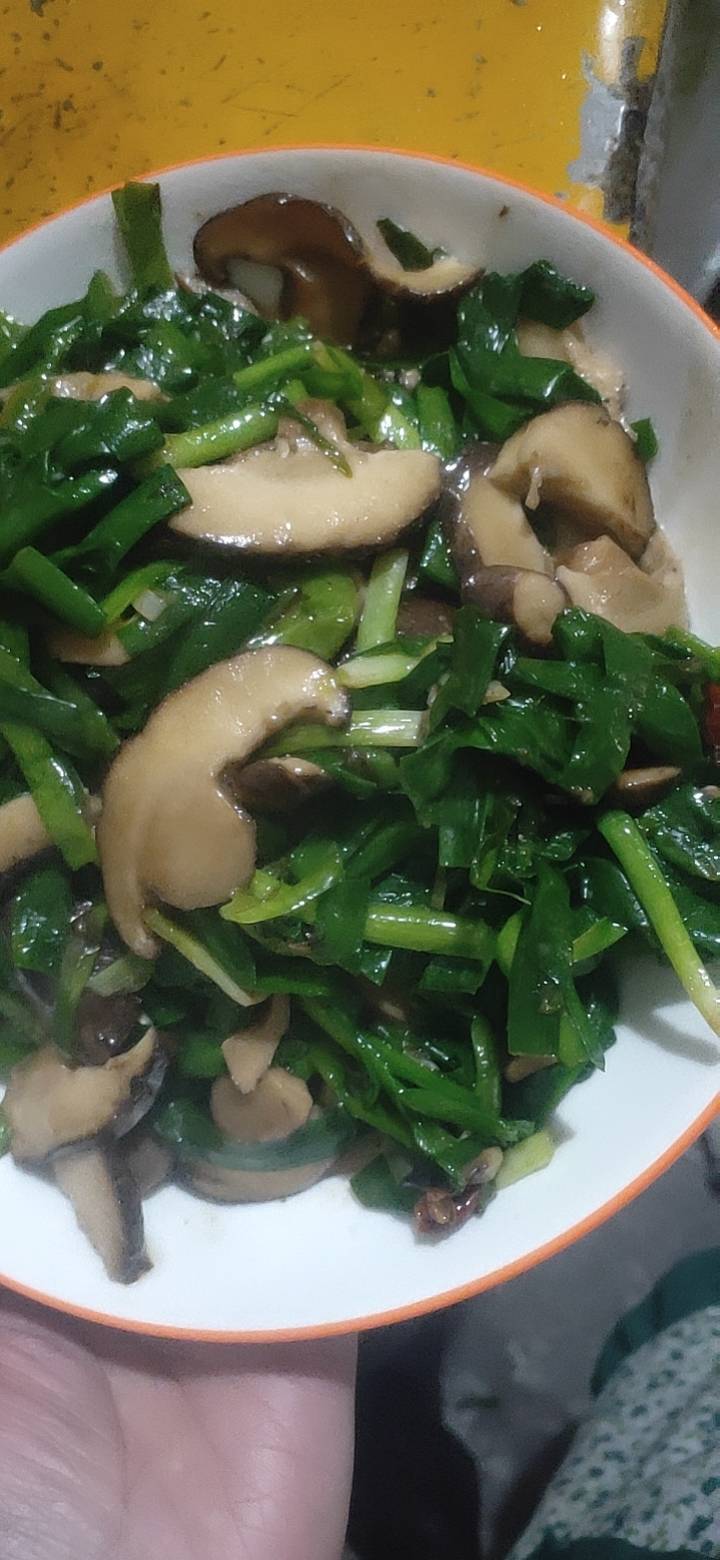 韭菜炒香菇