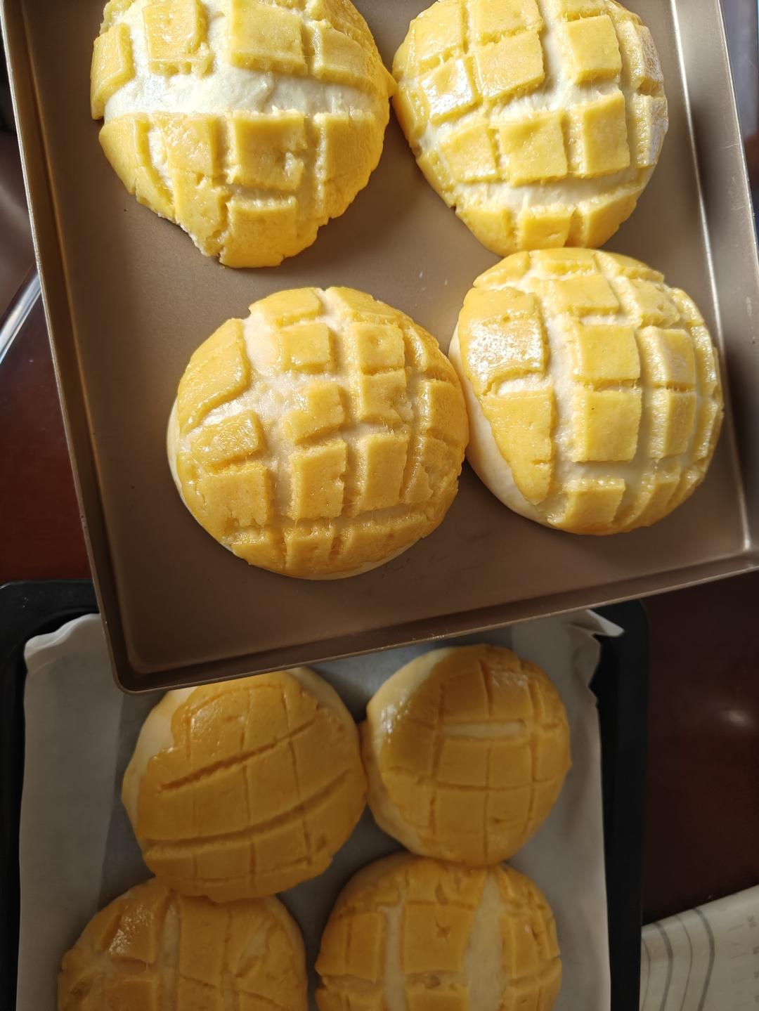 好吃到炸裂的港式菠萝包（附带制作酥皮的小视频）