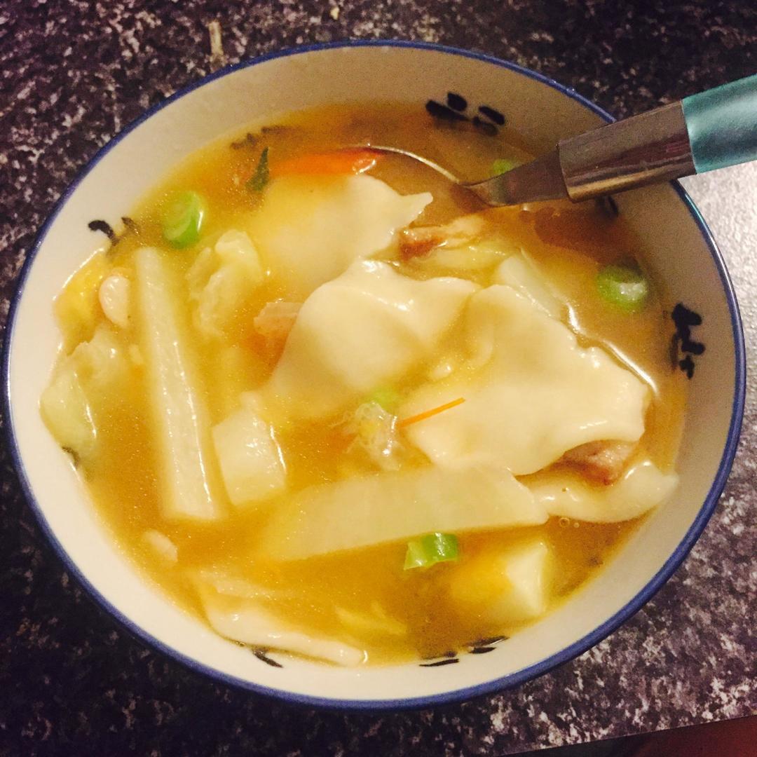 快速消灭多余饺子皮！冬日的小太阳烩面