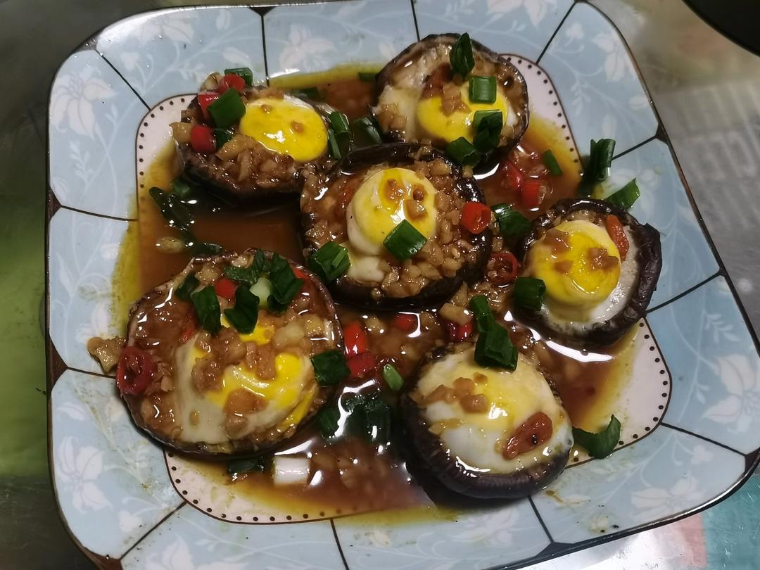 鹌鹑蛋蒸香菇