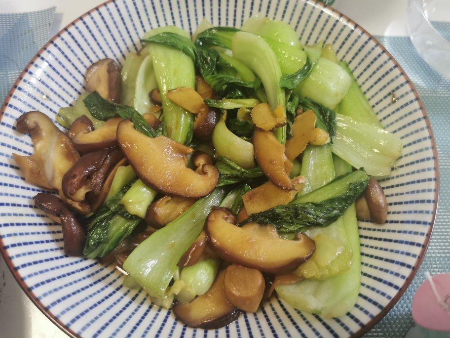简易版香菇扒油菜