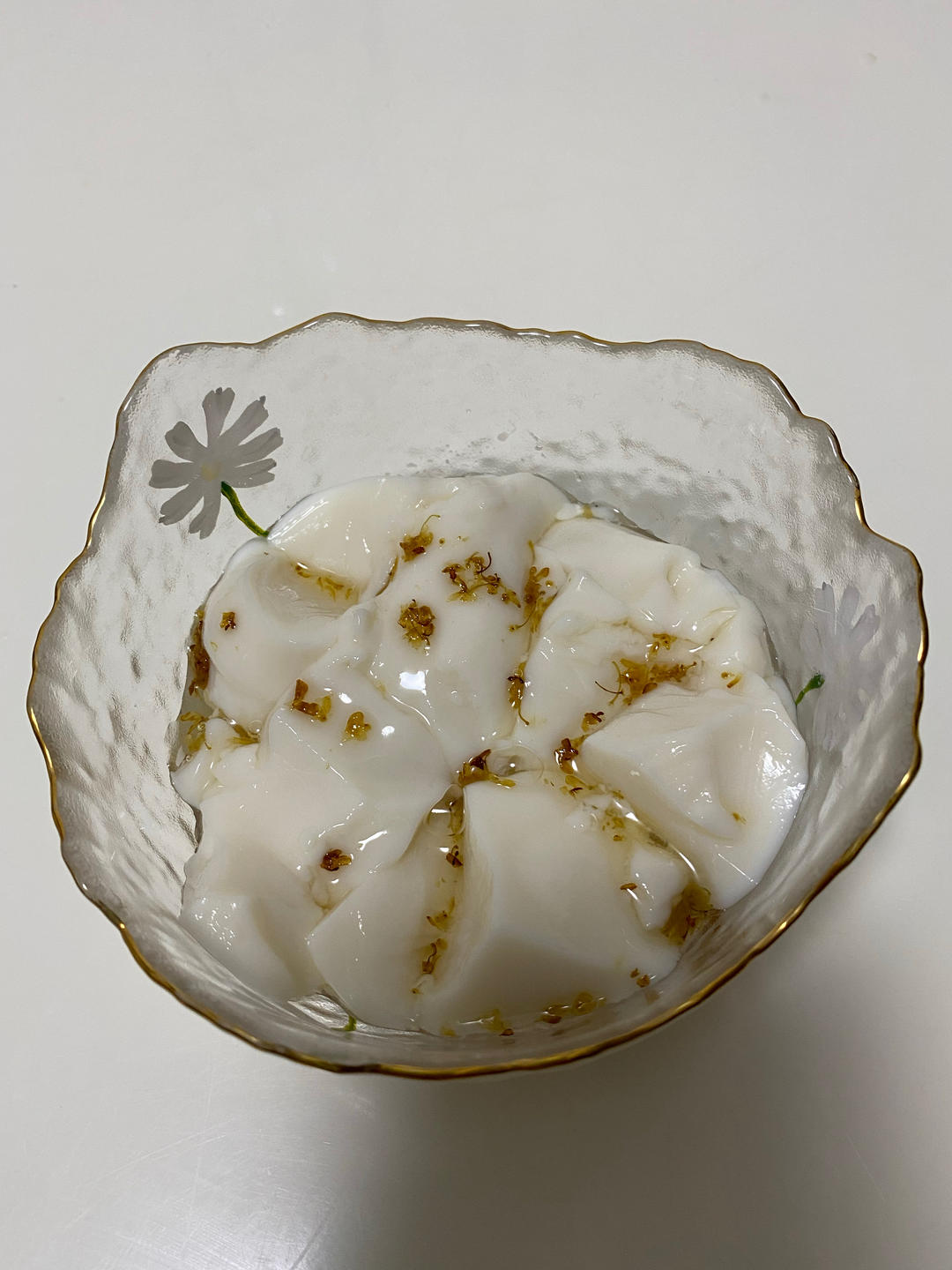 干了这碗清新脱俗的杏仁豆腐（露露版）