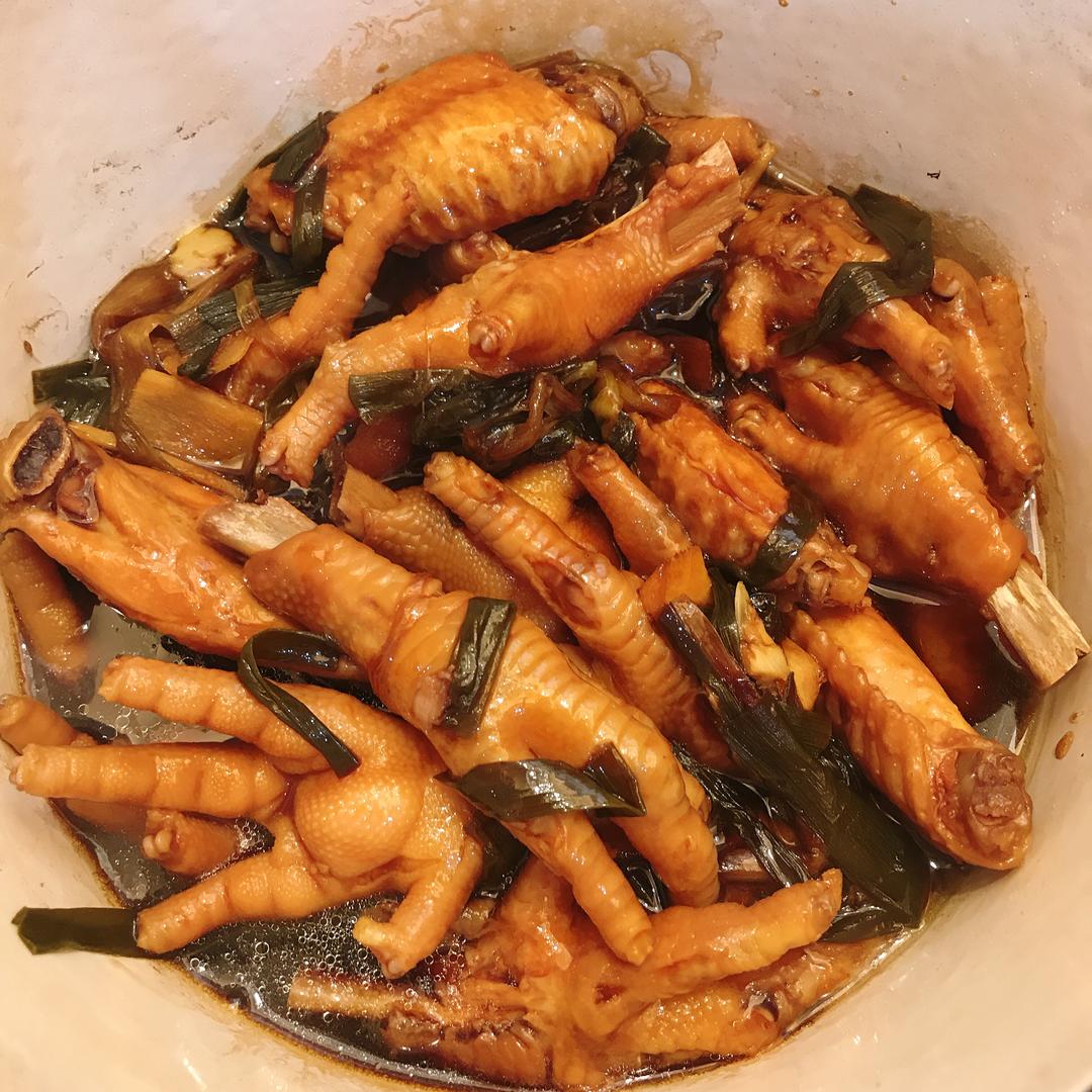 珐琅锅蜜汁鸡爪