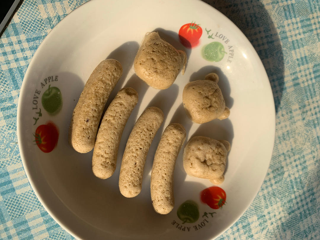 宝宝辅食8月+富含维生素，助消化的「香蕉蒸糕条」