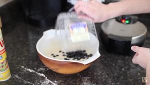 [waffle maker] blue berry waffle的做法 步骤2
