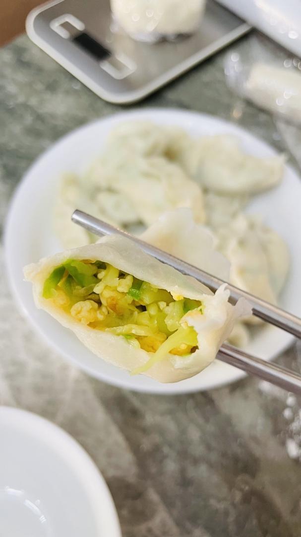 西葫芦鸡蛋虾仁三鲜饺子