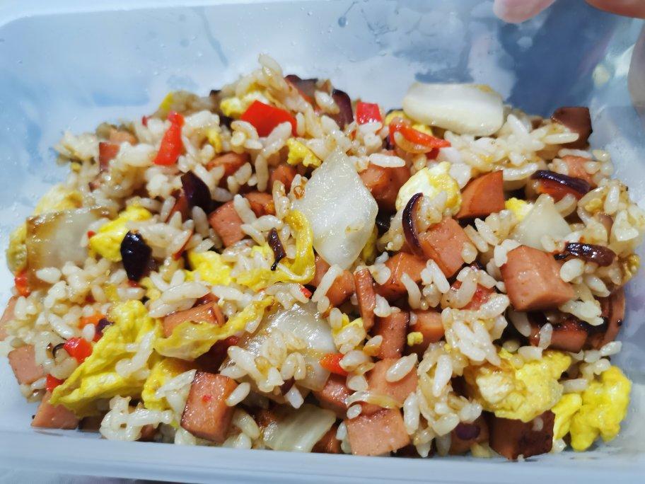 火腿鸡蛋炒饭