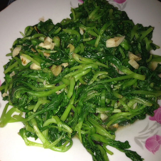 蒜茸鸡毛菜