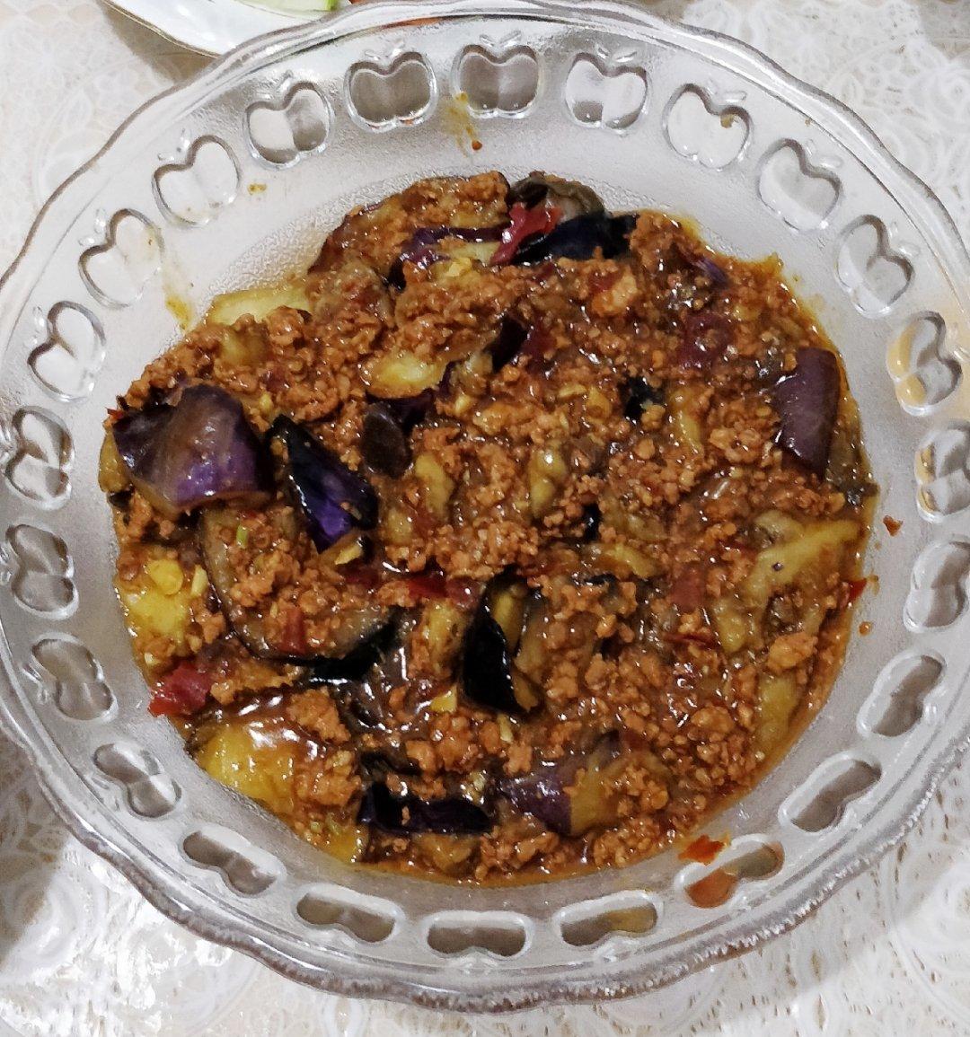 厨师长教你：“肉末烧茄子”的家常做法，口感软糯适合下饭，收藏