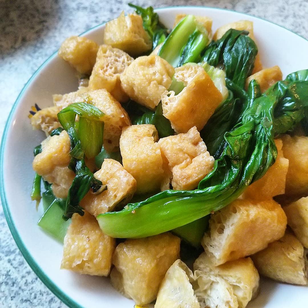 打盹的珊妮做的油豆腐炒青菜
