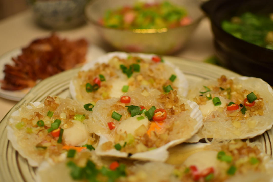 蒜蓉粉丝蒸扇贝粉丝入味有诀窍