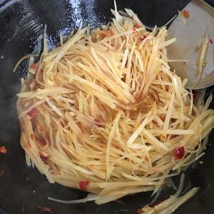 剁椒版酸辣土豆丝的做法 步骤4