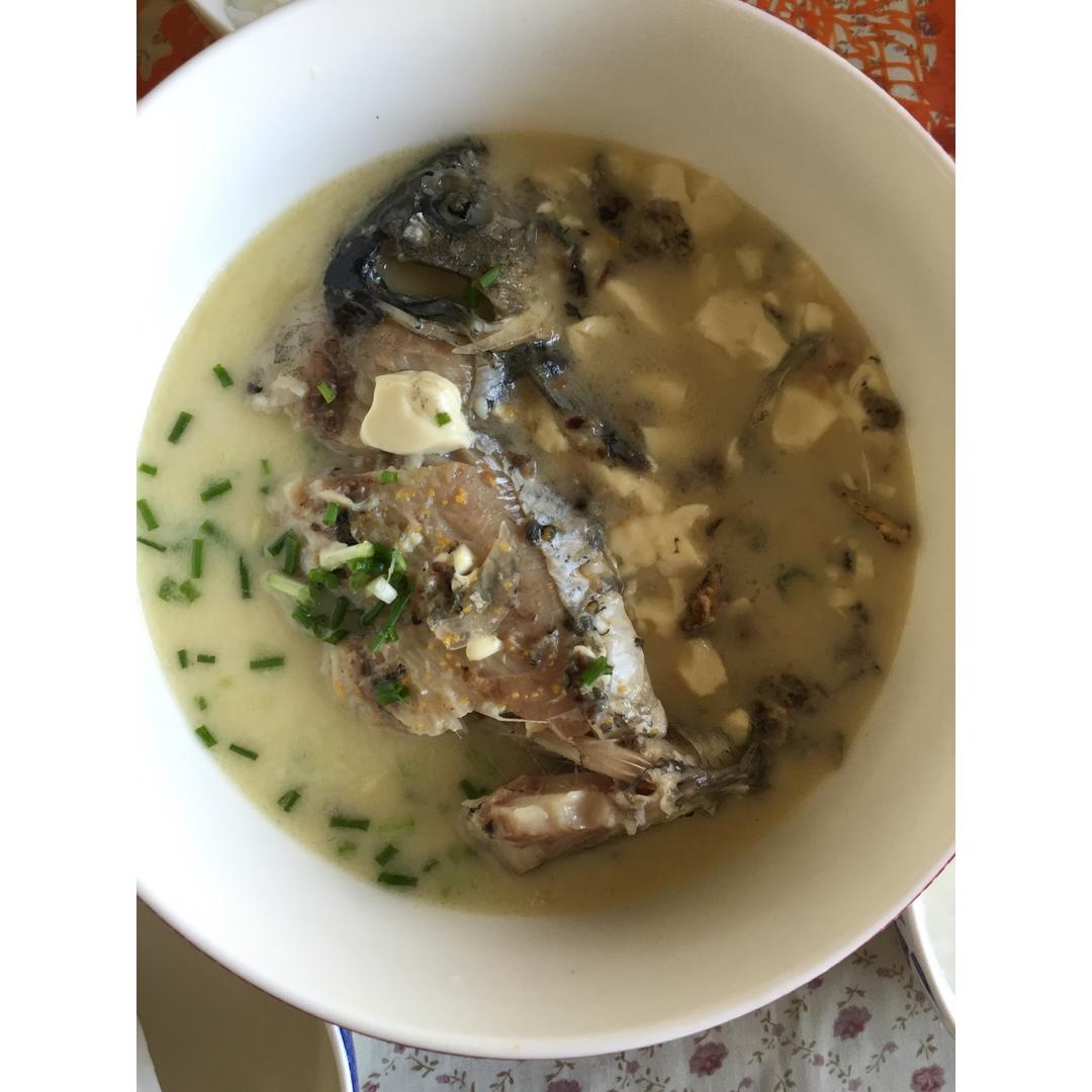 鲫鱼豆腐汤