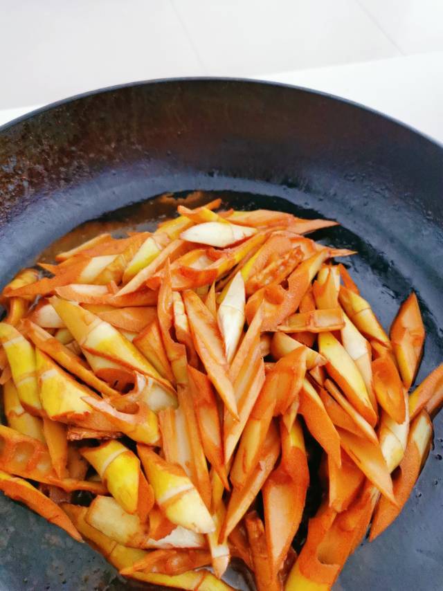 油焖笋 三月焅笋尖，胜过鱼羊鲜（附春笋/雷笋的挑选方法））