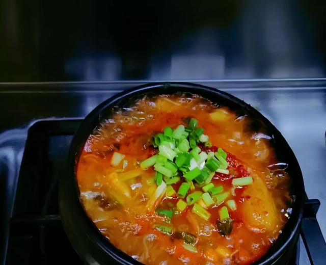 {福御屋}👩🏻‍🍳韩国牛肉泡菜汤🍲쇠고기 김치찌개的做法