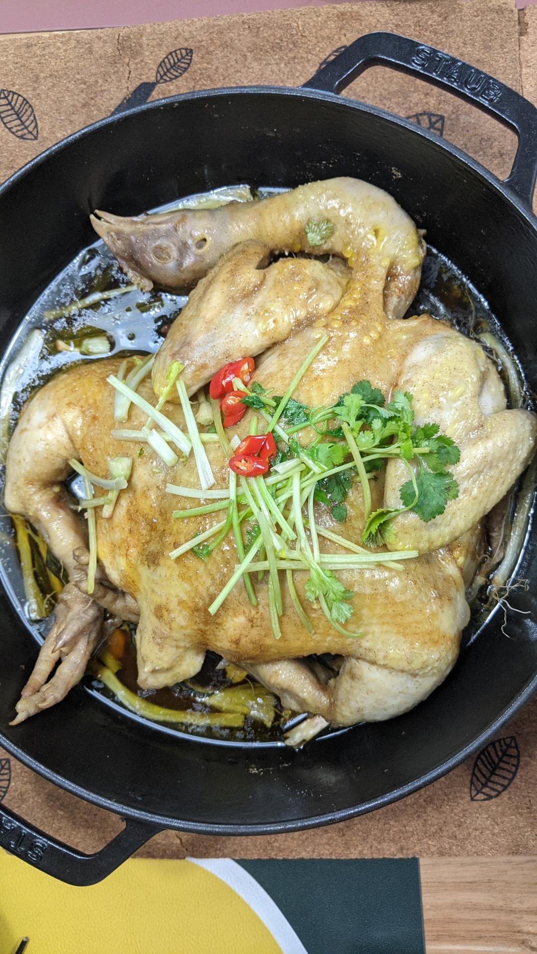 无水葱油鸡【4月北鼎珐琅铸铁锅食谱】