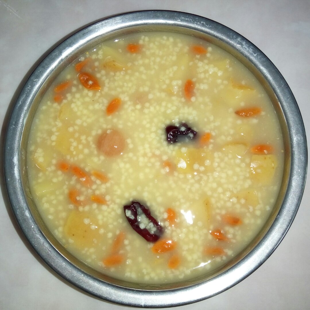 红枣桂圆枸杞小米粥