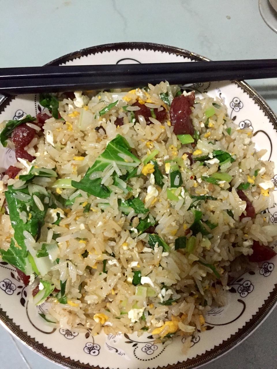 腊肠黄金炒饭