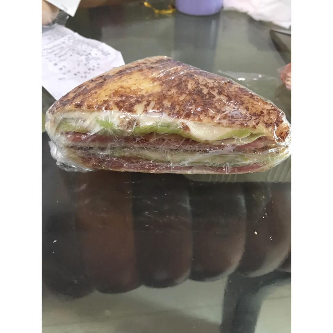 火腿芝士蛋三文治