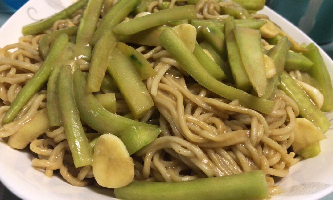 麻酱鸡丝凉面