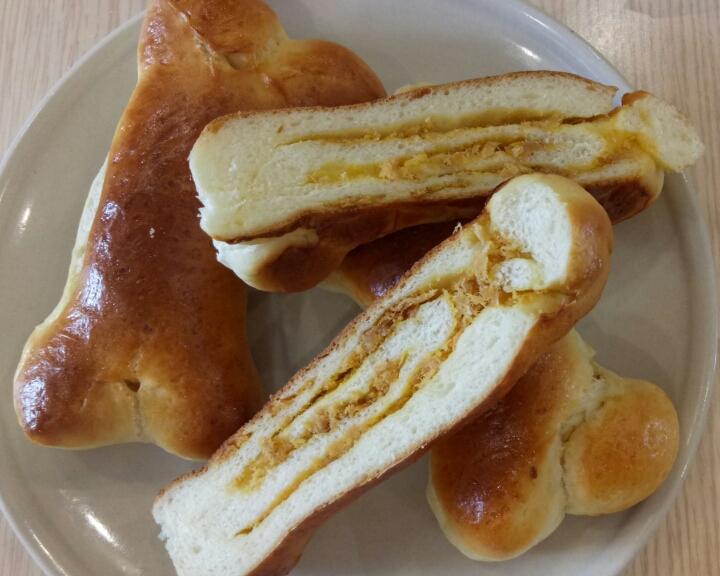 单身狗(肉松蛋黄包)的做法