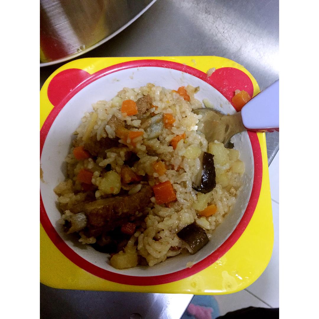 喷香排骨焖饭（爆好吃）