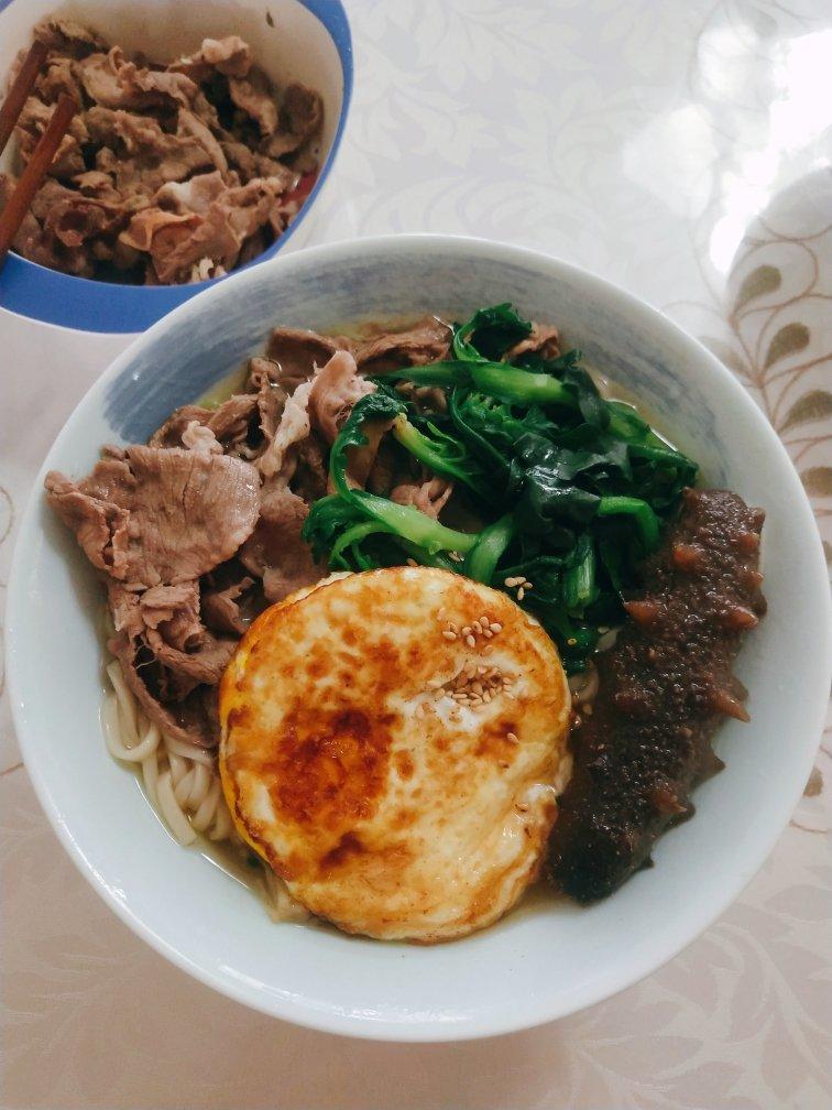 酸爽到不敢想象的浇汤肥牛面