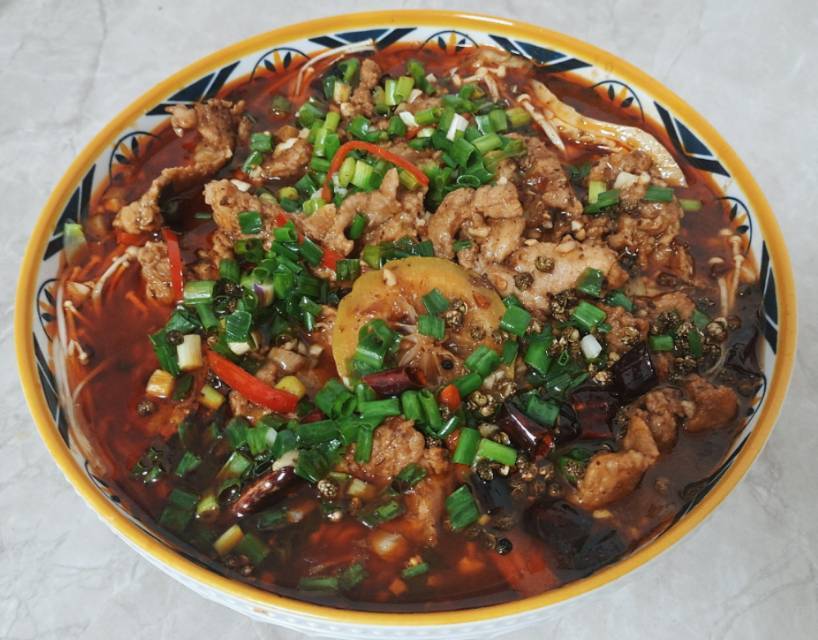 跟四川朋友学的水煮肉片 这也太香了！！