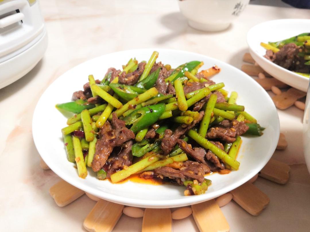 小炒牛肉（肉嫩味香）