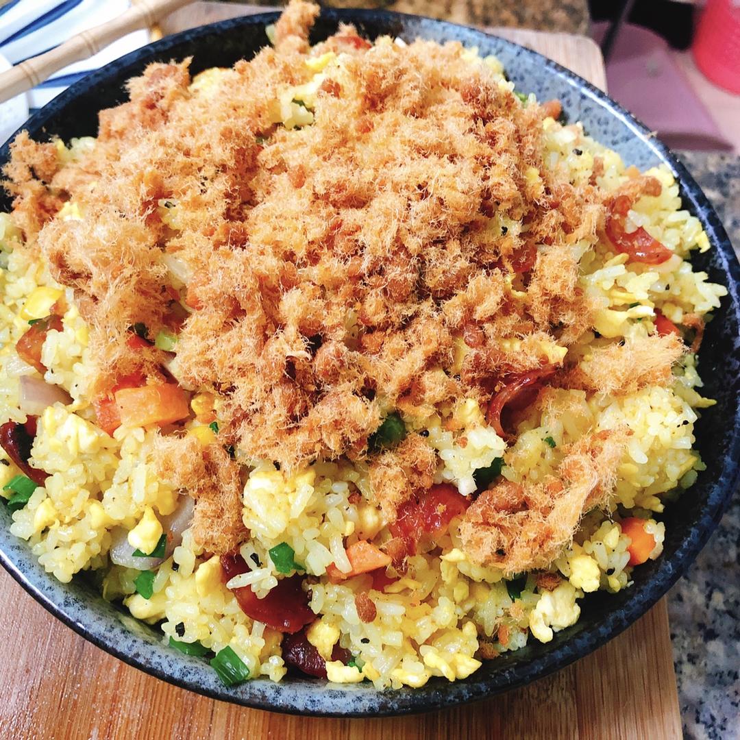 泰式咖喱肉松炒饭的做法